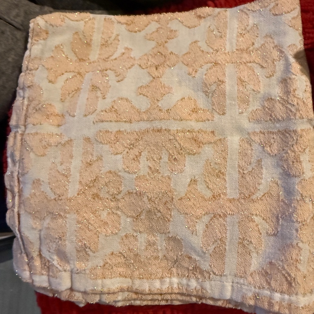 Elegant Cream and Pink Patterned napkins